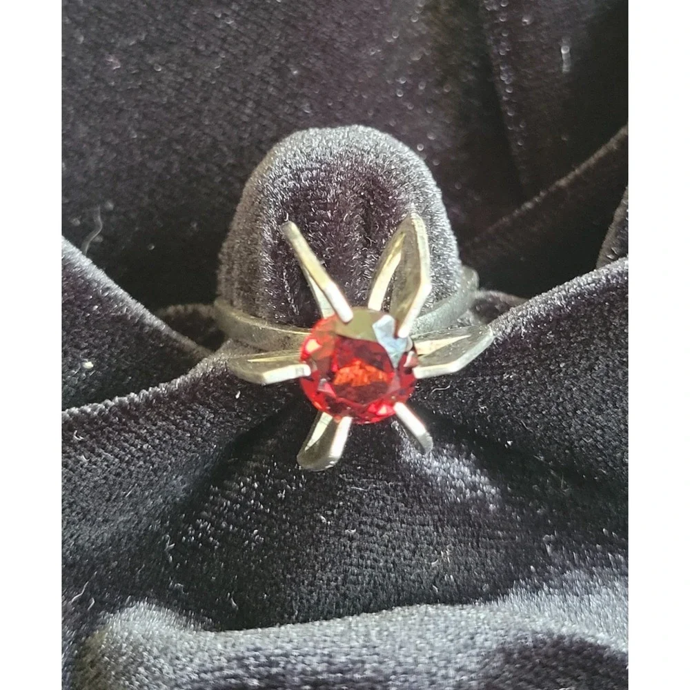 Vintage MCM Starburst Sterling Silver Red Stone Ring Garnet Funky Size 6 Triangl